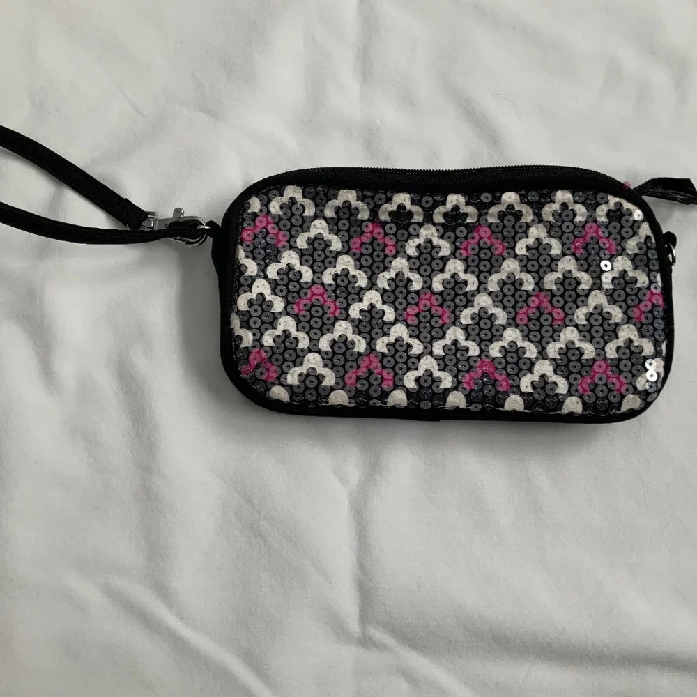 Vera Bradley Canterbury Magenta purse/wristlet - Picture 2 of 4